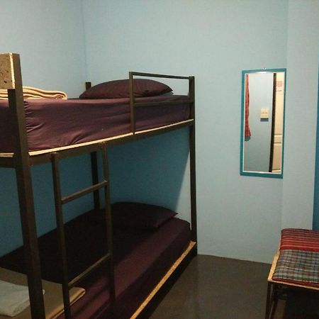J Giant Hostel Chiang Mai Exterior photo