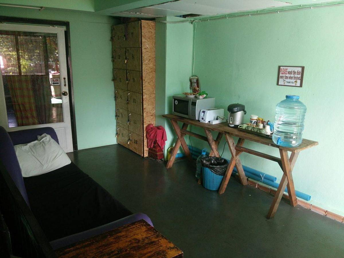 J Giant Hostel Chiang Mai Exterior photo